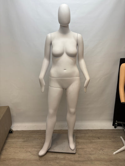 Used Plus-Size Female Egghead Mannequin by Pucci