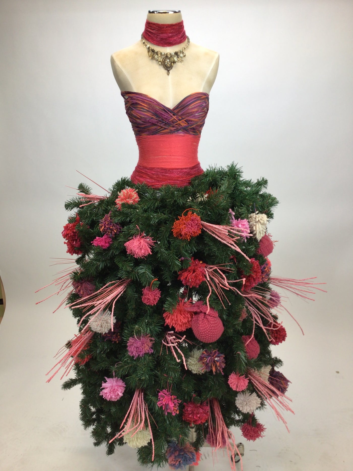 10 examples DIY Dress Form Christmas Tree using the Grand Diva Tutorial -  The Mannequi…