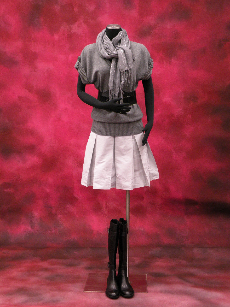 Plus Size Hanging Half-leg Female Cloth Mannequin Torso: Size 16 –  Mannequin Madness